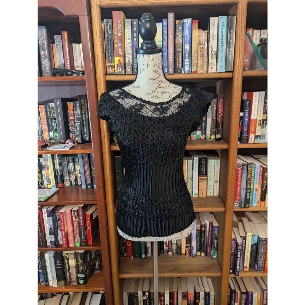 Komarov Women’s Medium Black Lace Detail Short Sleeve Blouse Top Shirt